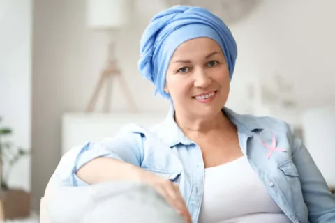 Rehabilitacja po leczeniu onkologicznym pomaga pacjentom z chorobą nowotworową na szybszy powrót do sprawności.
